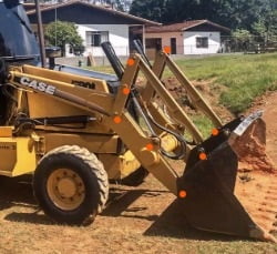  KIT PINOS E BUCHAS - PARCIAL DA DIANTEIRA - CONCHA DIANTEIRO E ARTICULAÇÕES DA CONCHA DIANTEIRA - CASE 580M