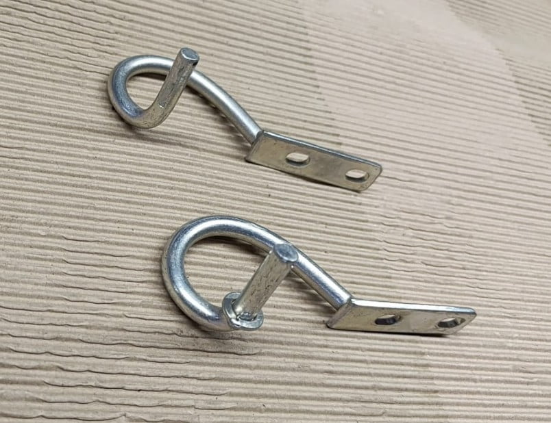 DOBRADIÇA CAPÔ MOTOR - FORD 5630/ 6630 / 7630 antigo (CONJUNTO - PAR) 