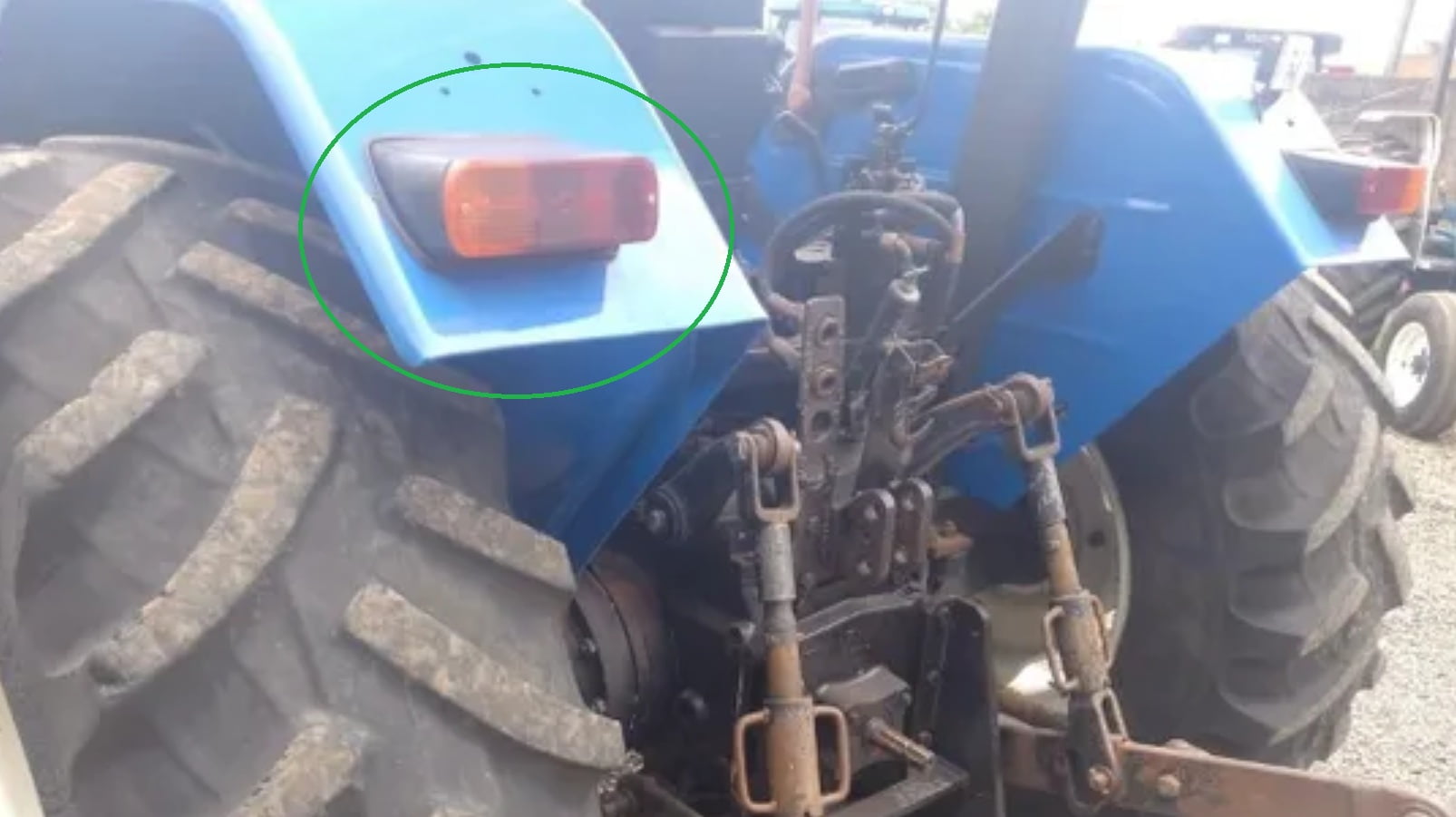 LANTERNA - NEW HOLLAND TL65 / TL70 / TL75 / TL80 / TL85 / TL90
