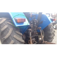 LANTERNA - NEW HOLLAND TL65 / TL70 / TL75 / TL80 / TL85 / TL90 / TL95 / TL100 (LADO DIREITO) LUZ / FREIO 82992036 82992037