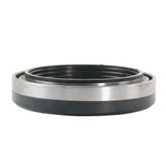 Retentor Tomada de Força - MASSEY FERGUSON 265 / 275 / 283 / 292 - 5275 / 5283 / 5290 (K7) (TDF) 3699801M1